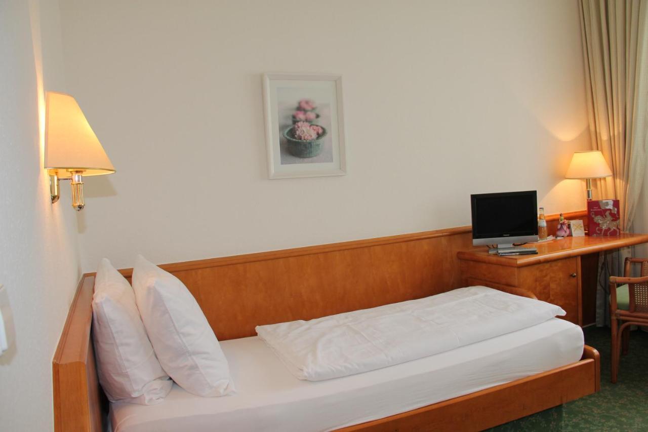 Hotel Kurpfalzstuben Mannheim Bagian luar foto