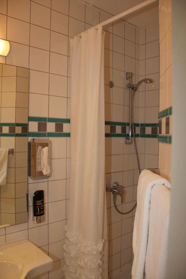 Hotel Kurpfalzstuben Mannheim Bagian luar foto